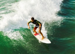 金年会官网-青岛男篮完成大逆转，震惊全场观众